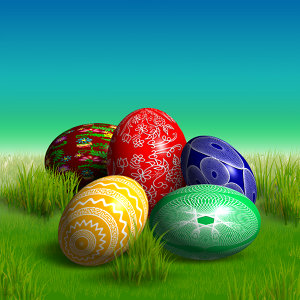 Húsvéti tojások a fűben.